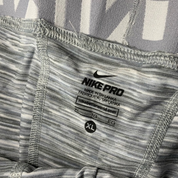 Nike Pro Heather Grey 3/4 Length Tights for Running Or Sports Compression Pants - Picture 3 of 7